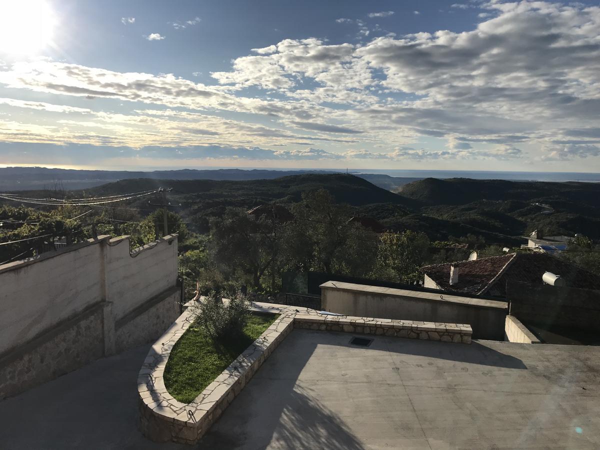 Bed and Breakfast Vila Ama Круя Экстерьер фото